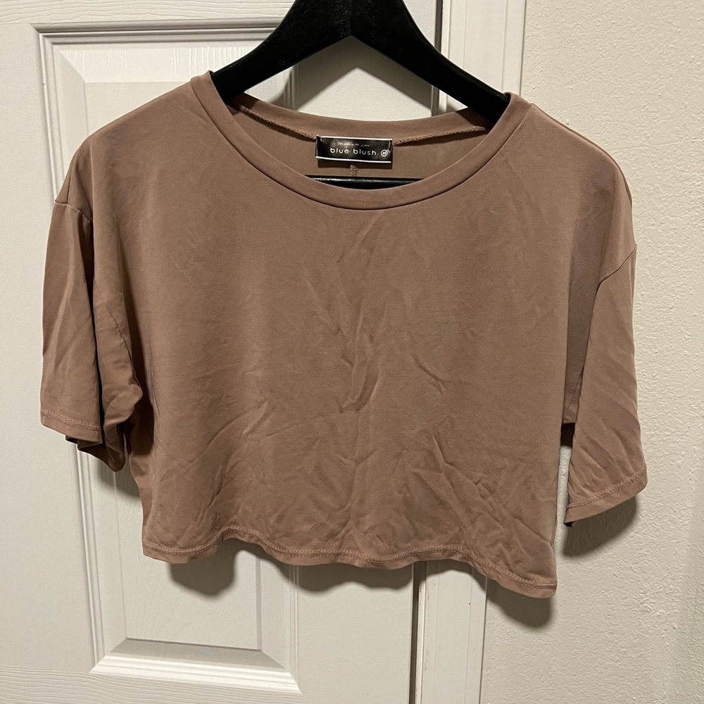 Beige crop top tee